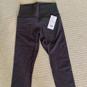 NWT- Hawthorn Athletics Essential 7/8" Leggings